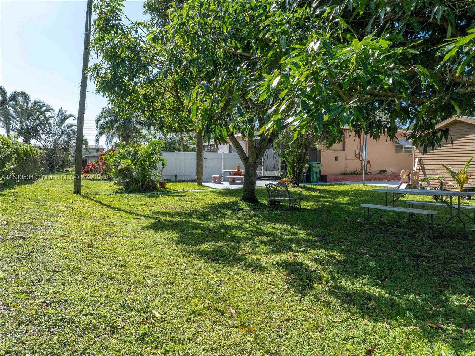 5220 SW 26th Ave