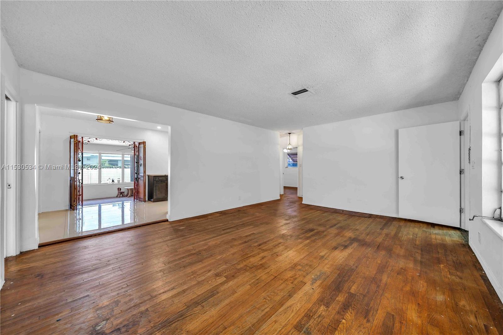 5220 SW 26th Ave