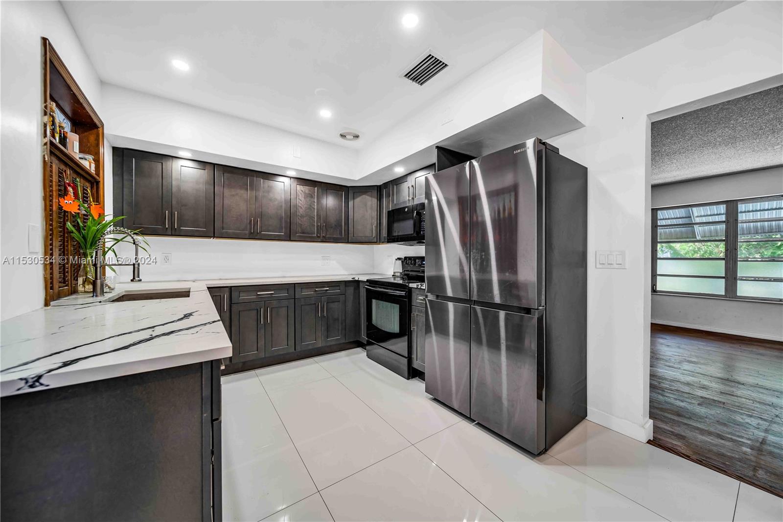 5220 SW 26th Ave