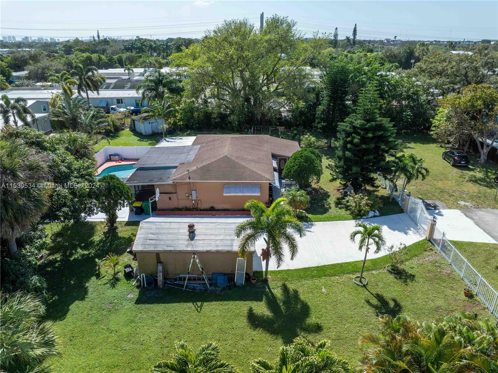 5220 SW 26th Ave