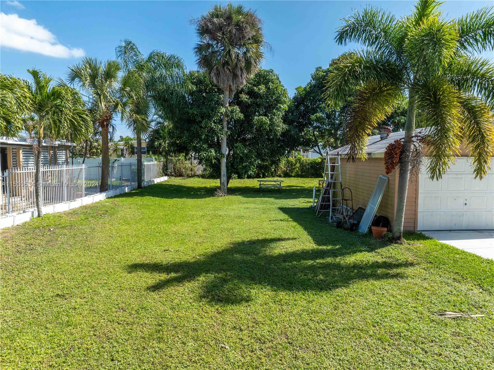5220 SW 26th Ave