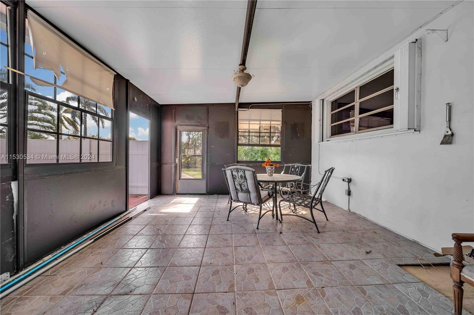 5220 SW 26th Ave