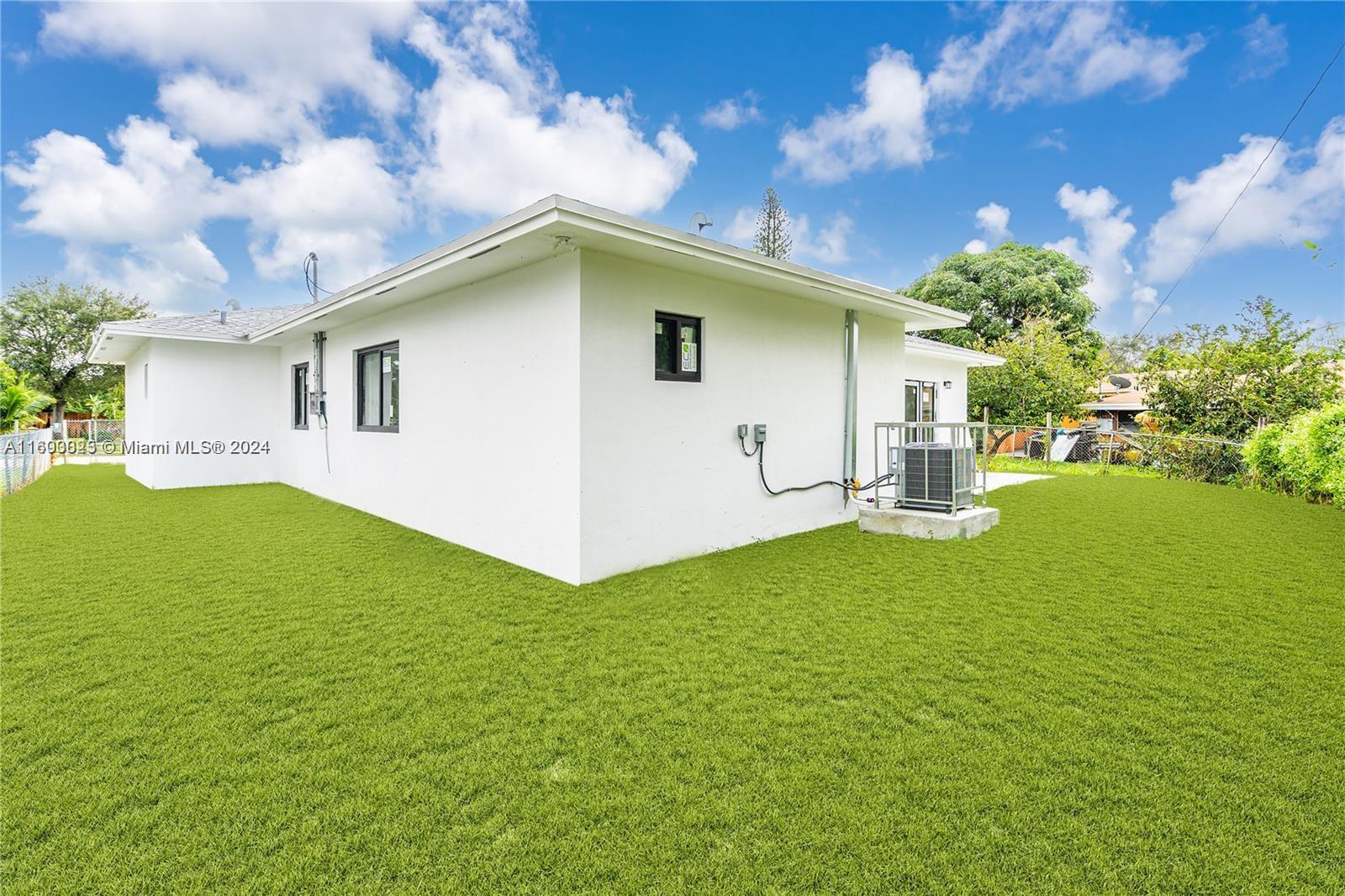 1511 NW 10th Ave