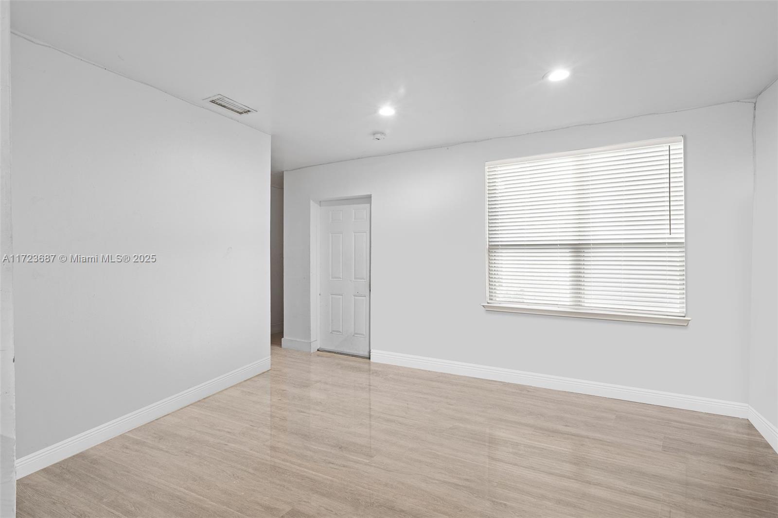 11316 Peachtree Dr