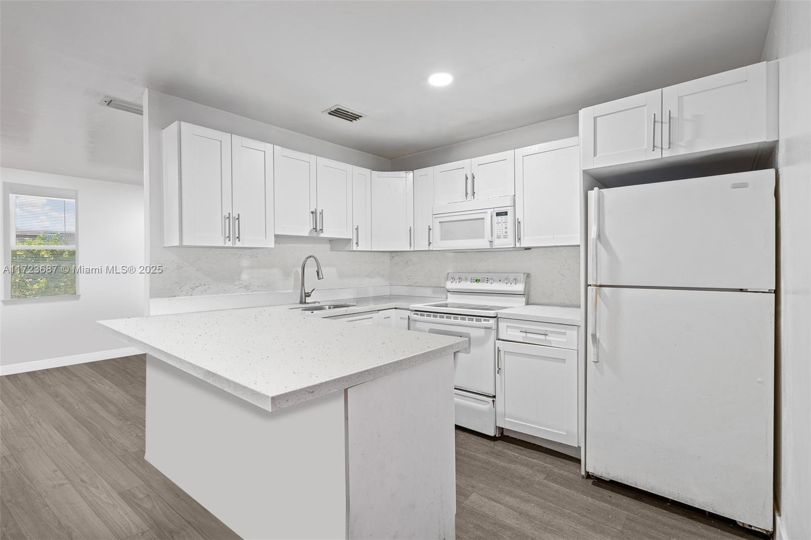 11316 Peachtree Dr