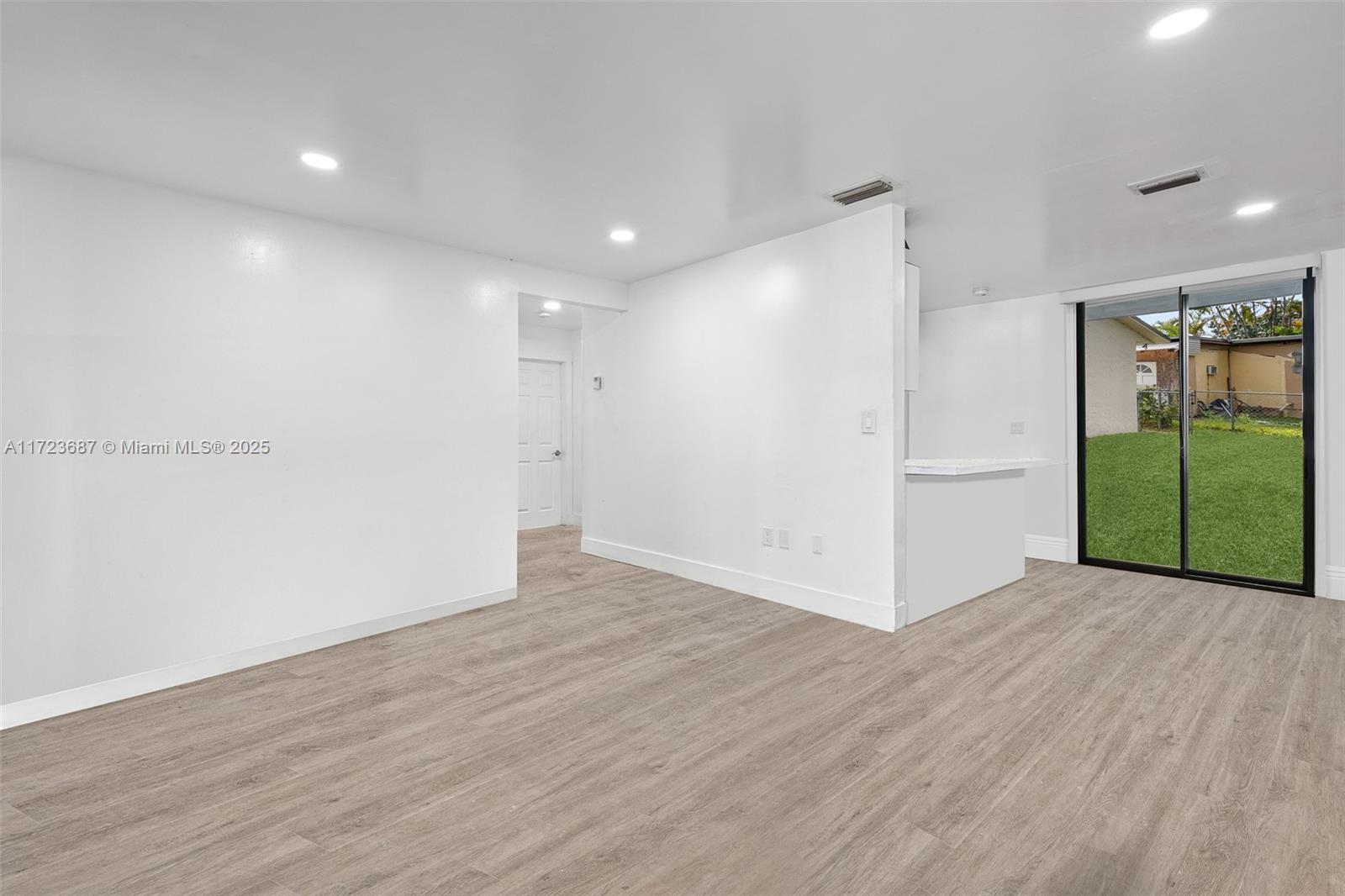 11316 Peachtree Dr