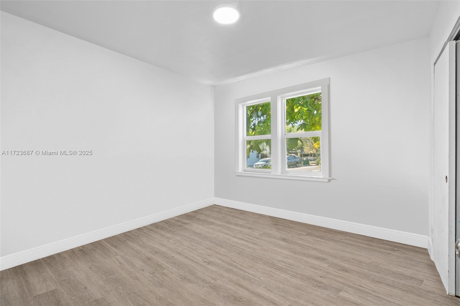 11316 Peachtree Dr