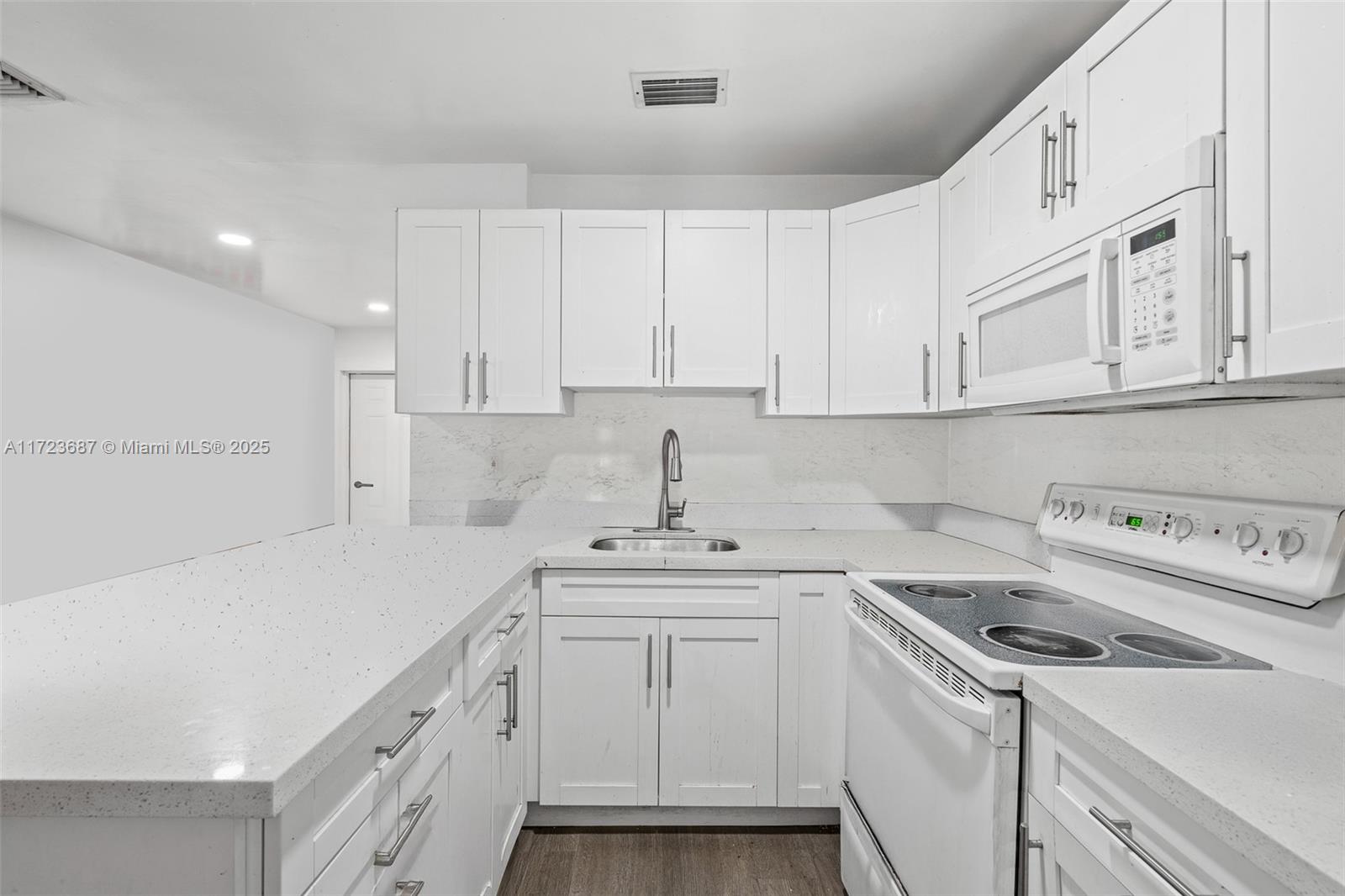 11316 Peachtree Dr