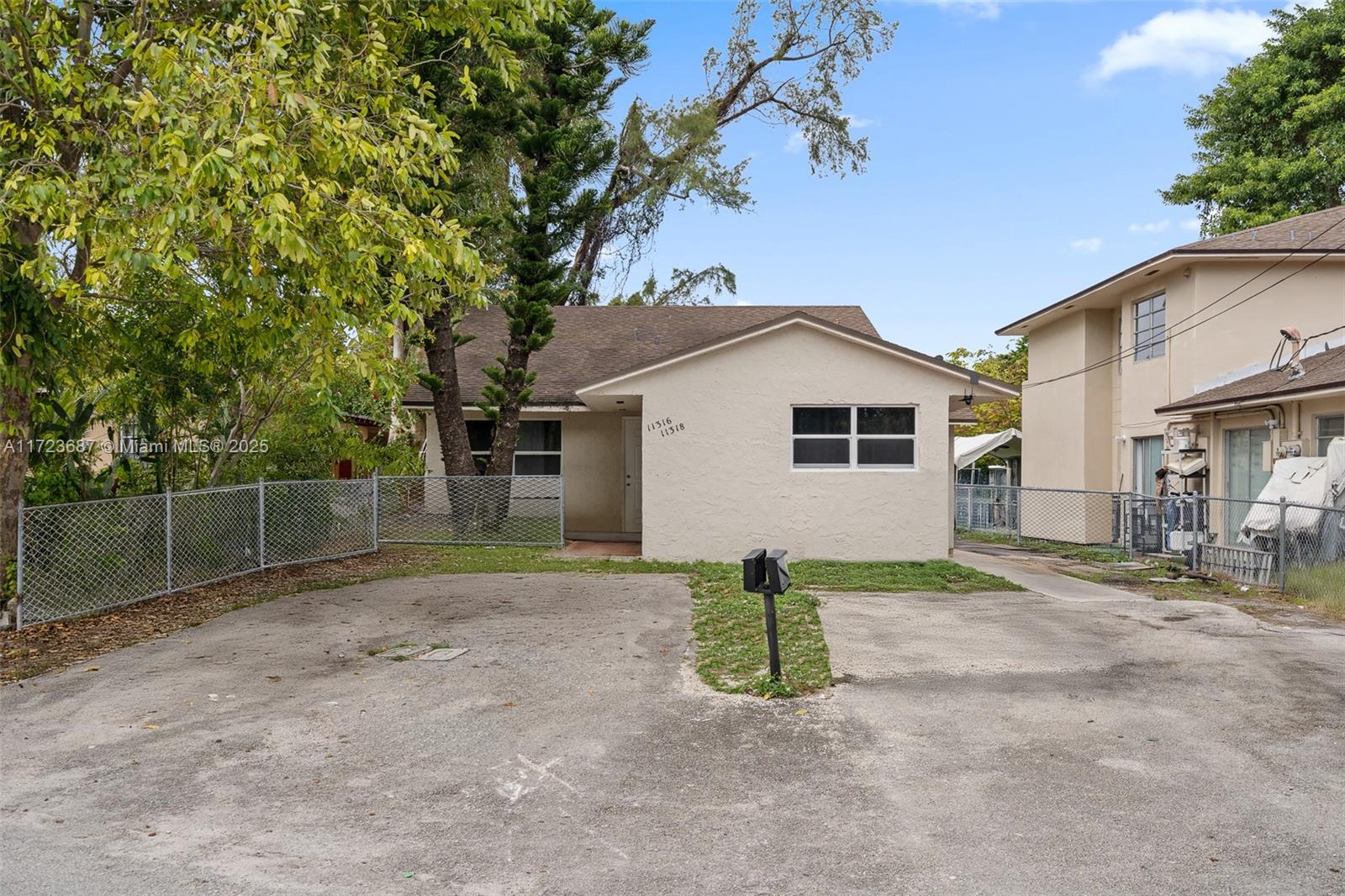 11316 Peachtree Dr