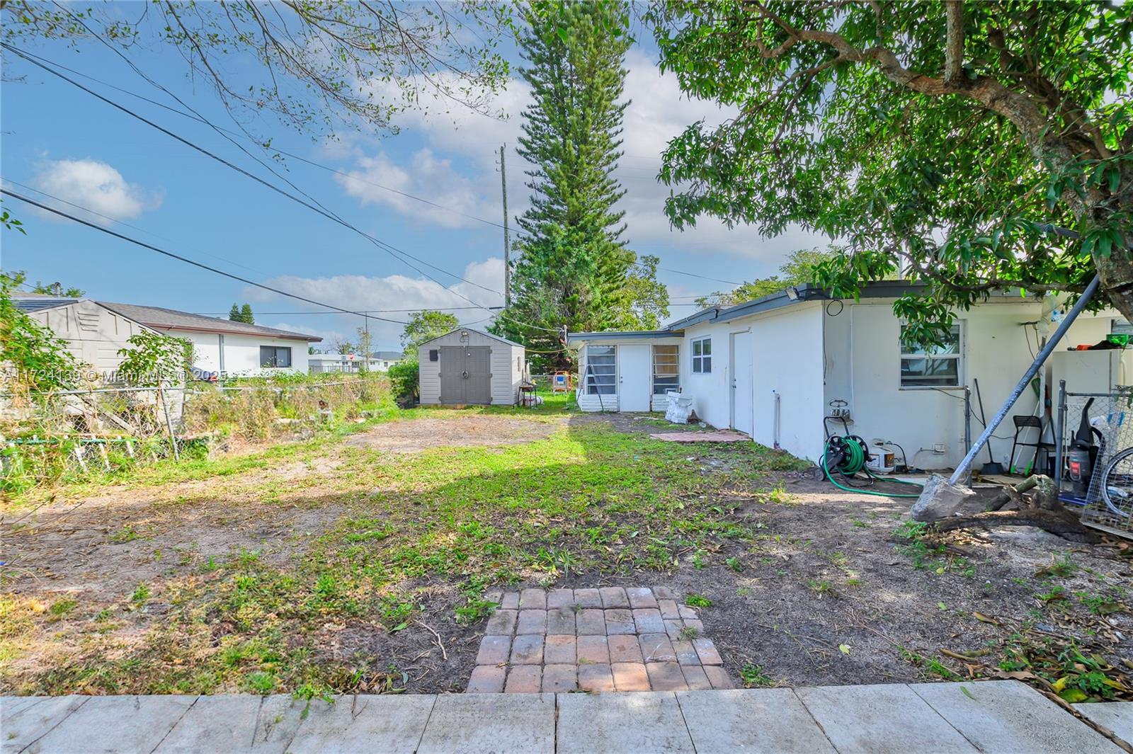 1201 NW 87th St
