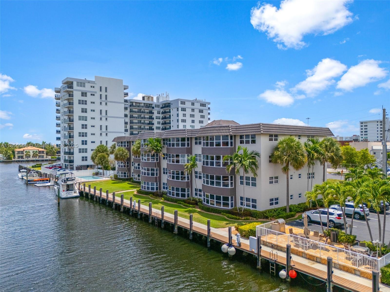 3121 NE 51st St # 203E