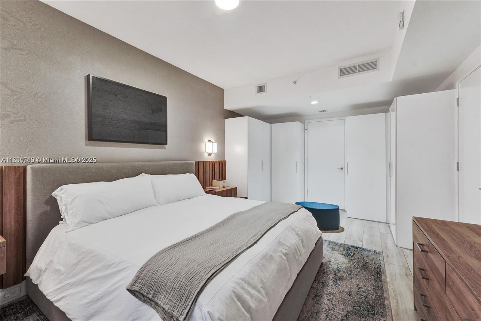 1010 Brickell Ave # 4009