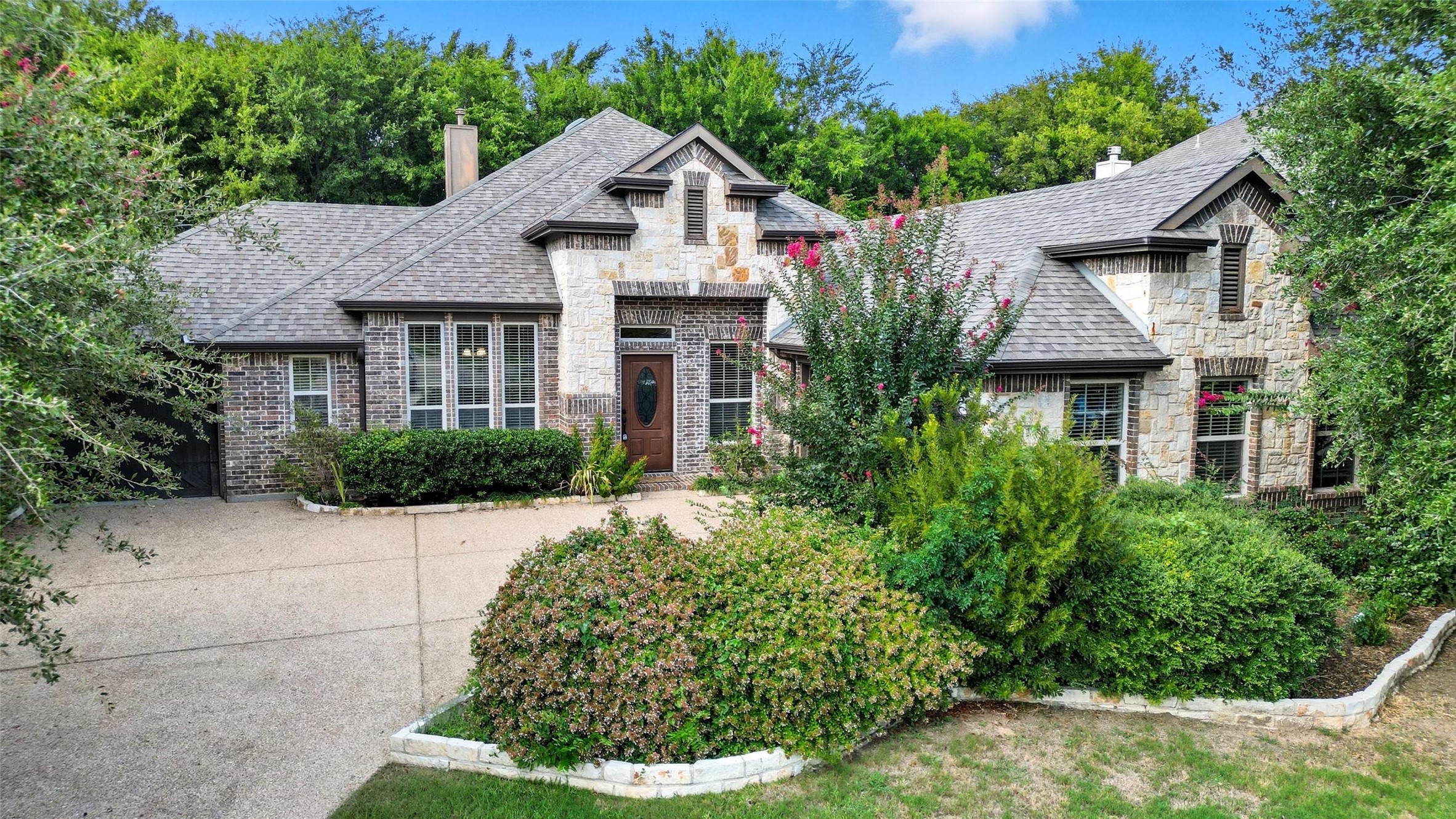 5127 Pond View Lane