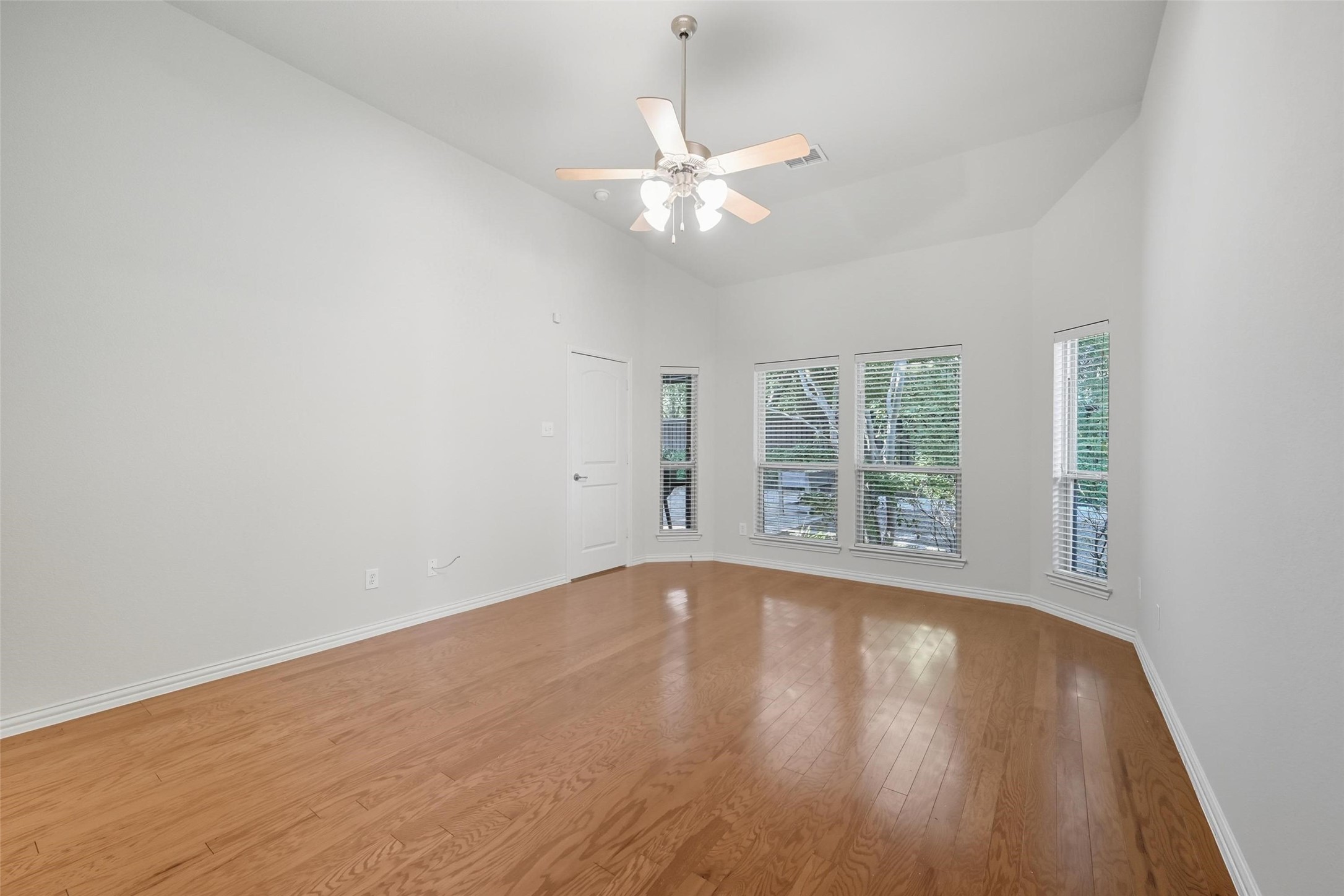 5127 Pond View Lane