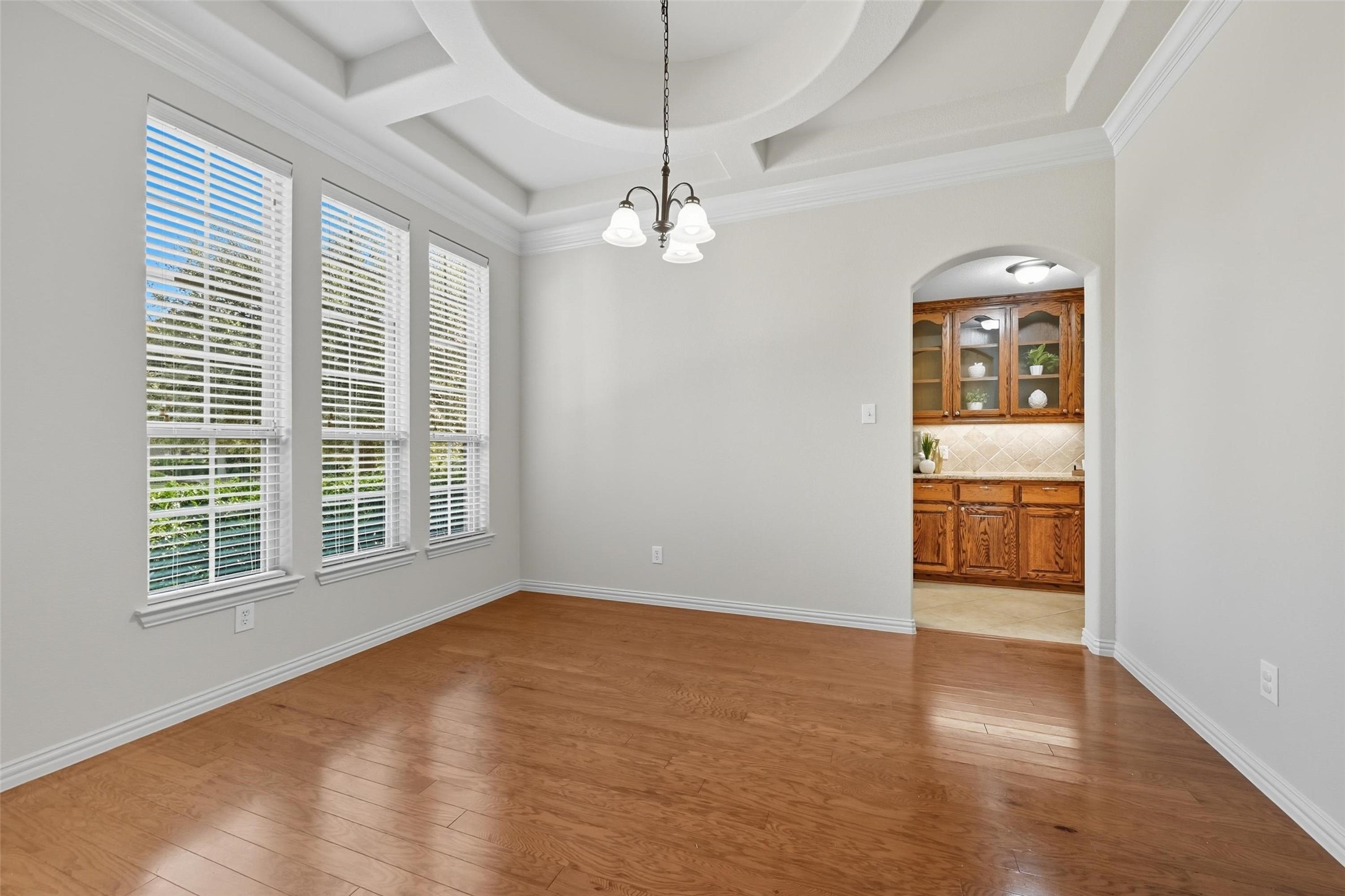 5127 Pond View Lane