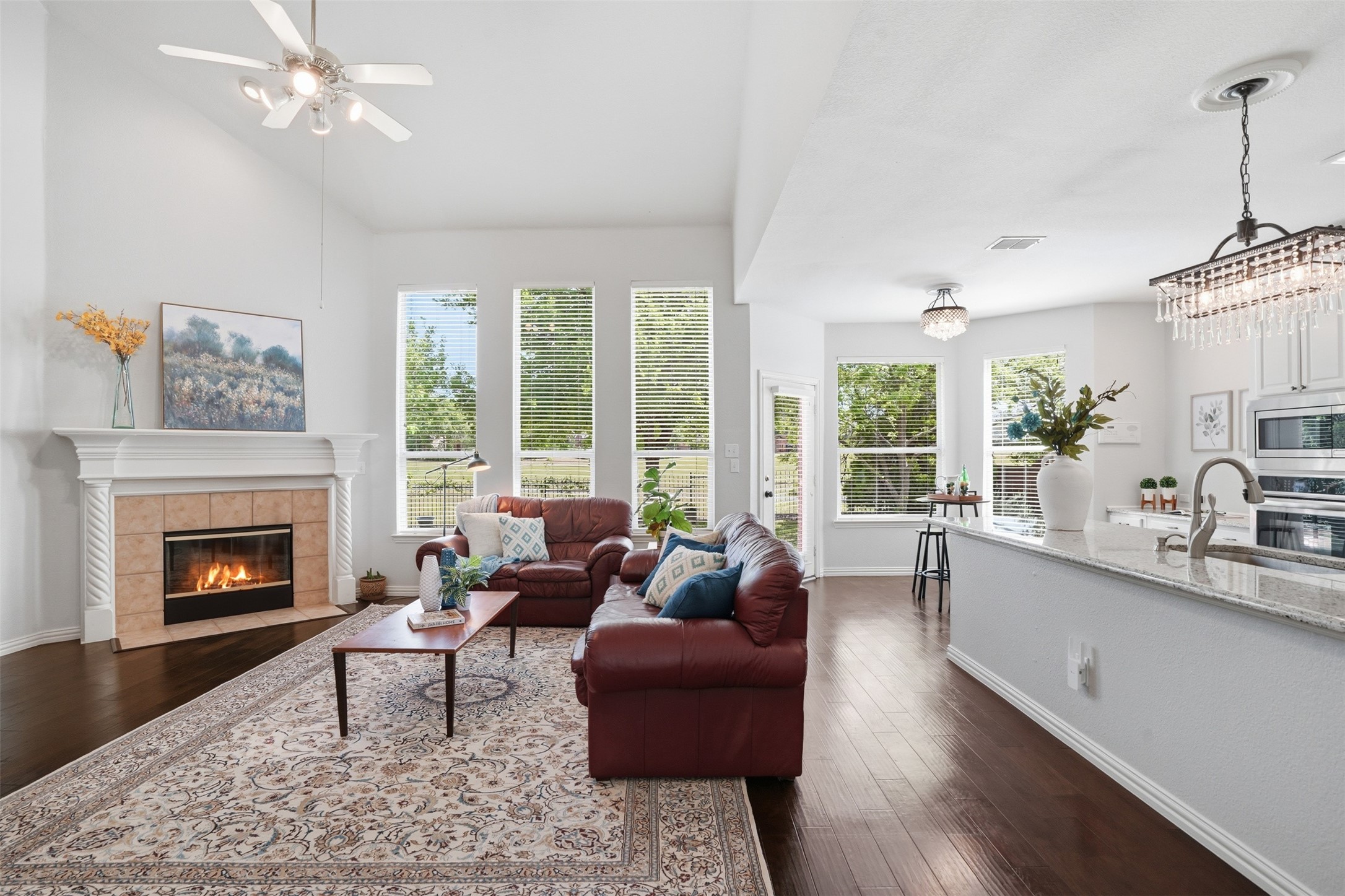 913 Royal Oaks Drive