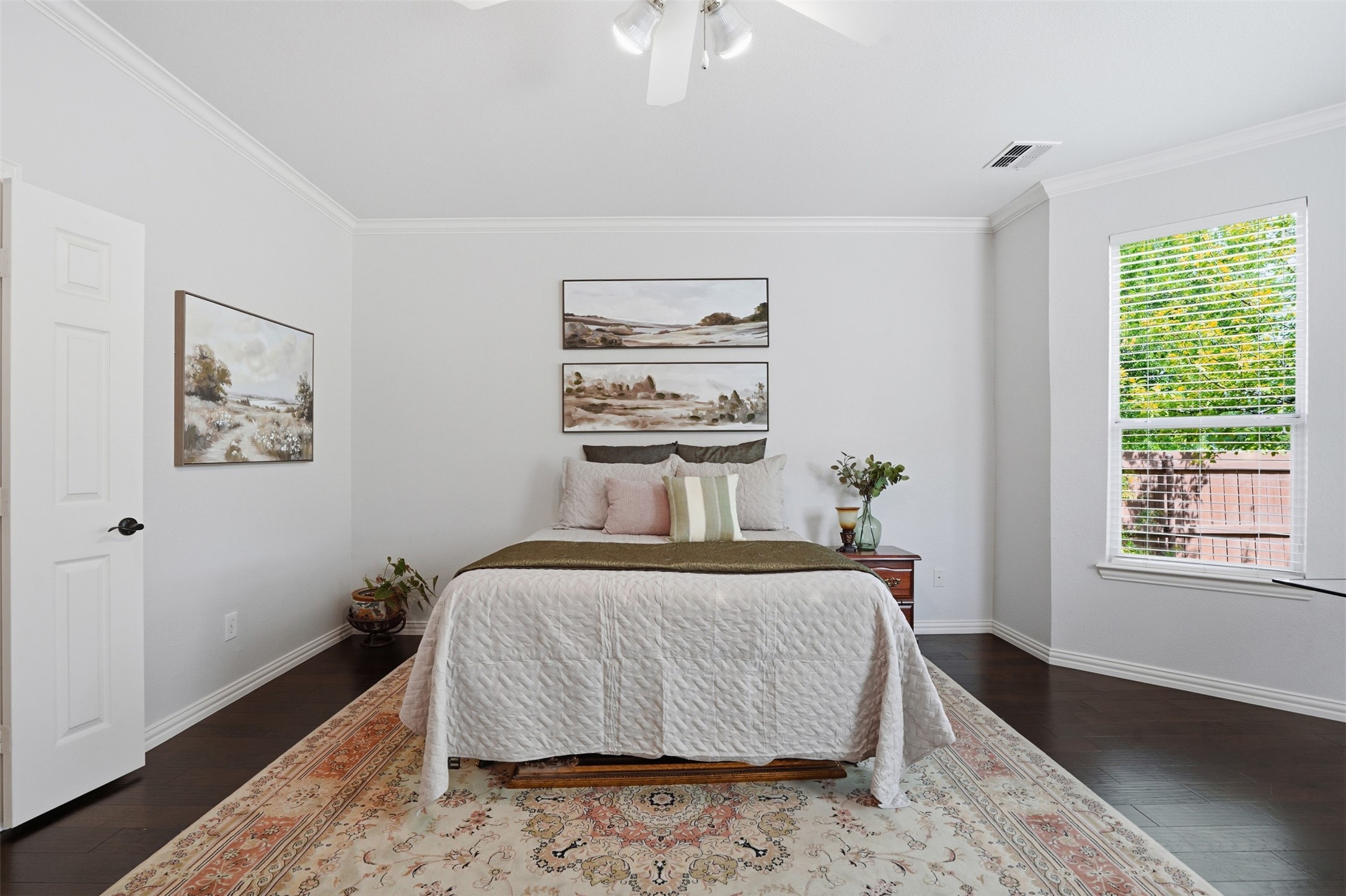 913 Royal Oaks Drive