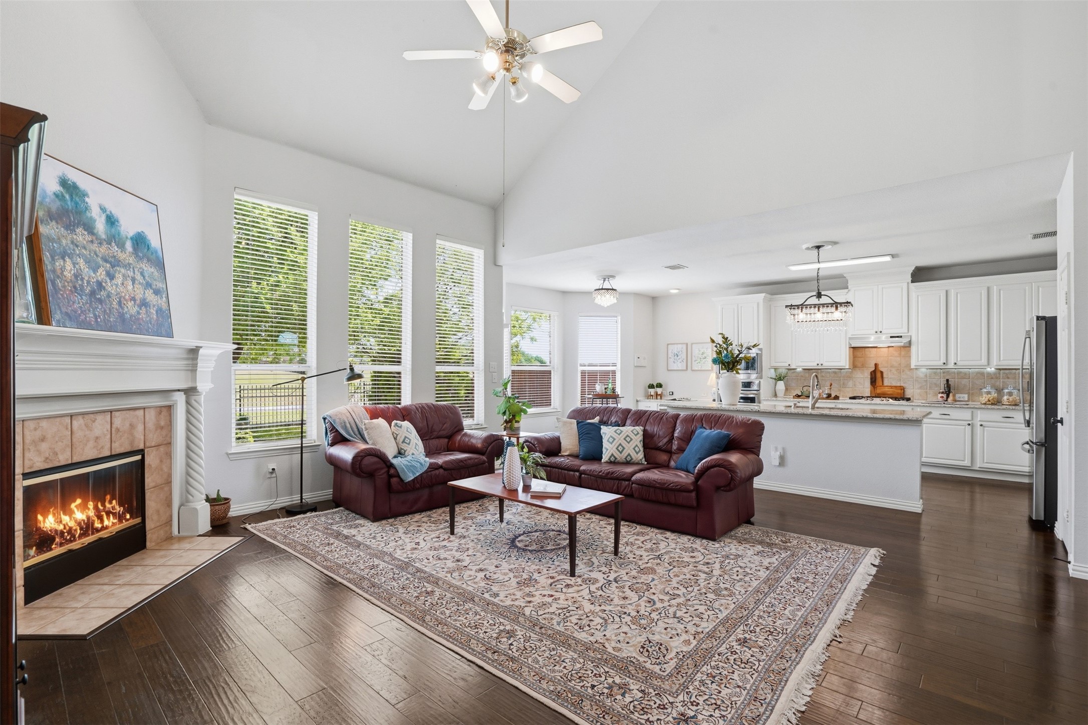 913 Royal Oaks Drive