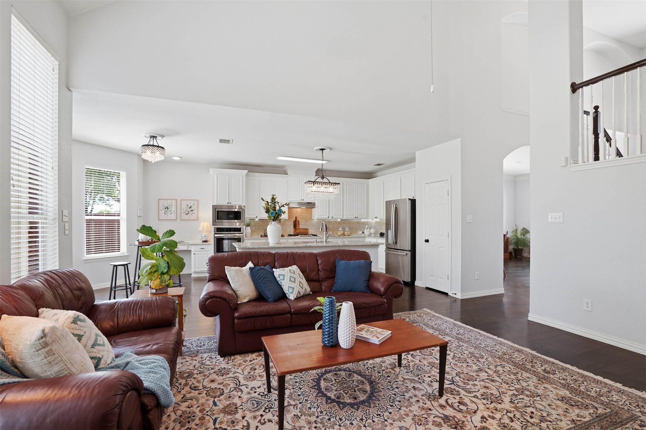 913 Royal Oaks Drive