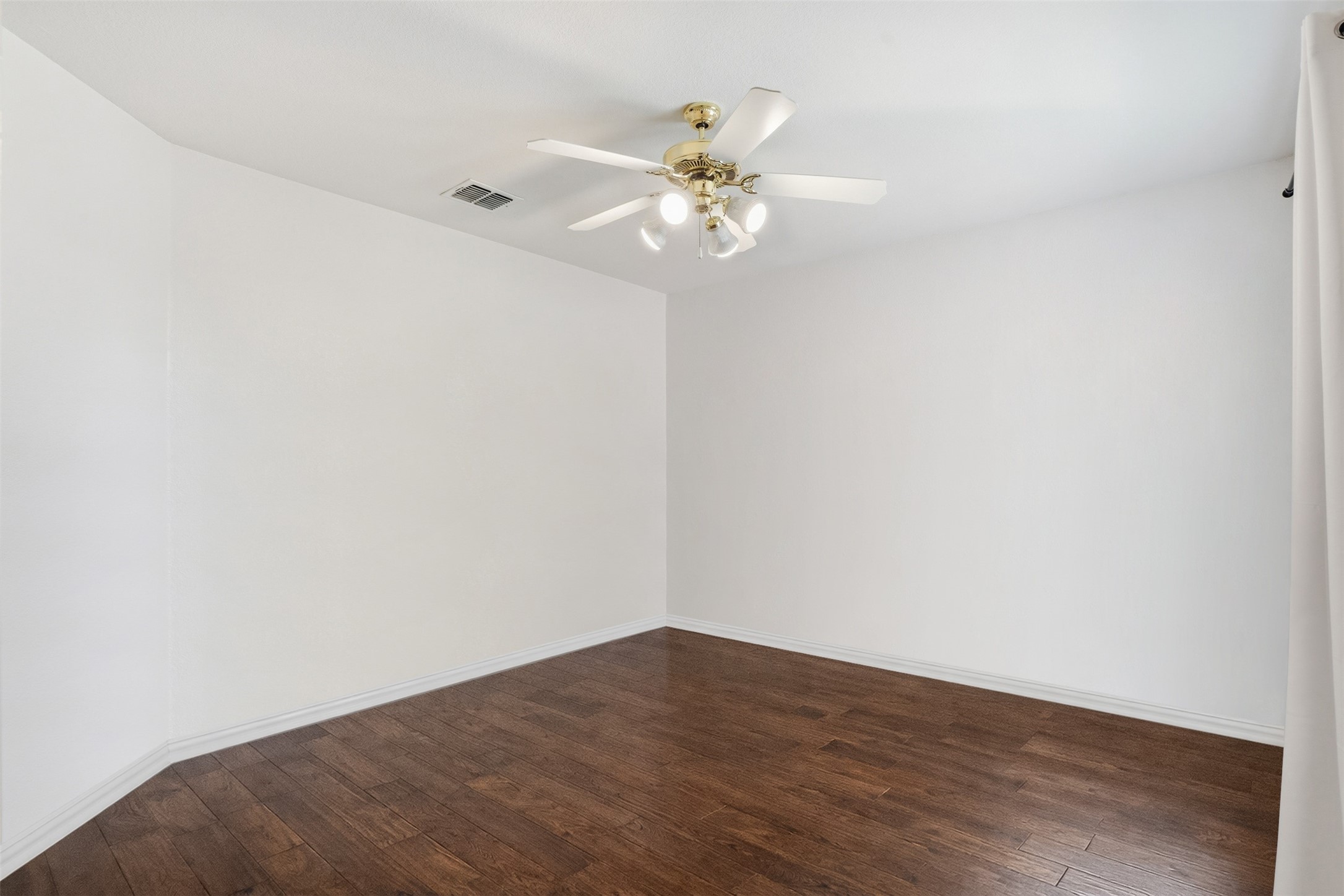 913 Royal Oaks Drive