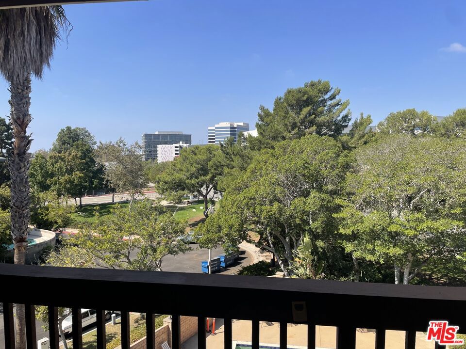 5625 Cambridge Way 301