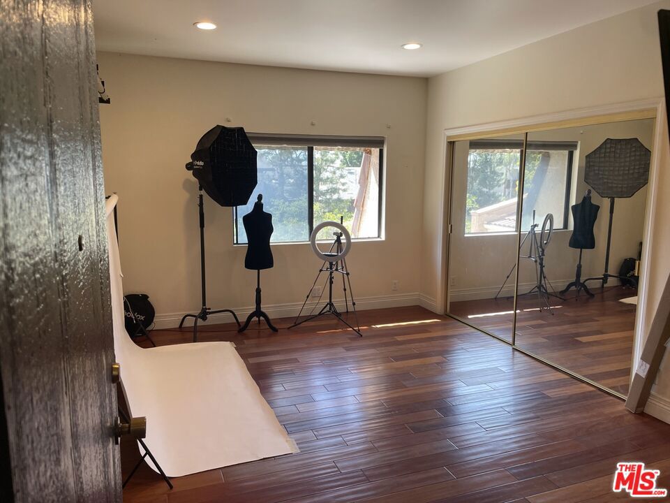 5625 Cambridge Way 301