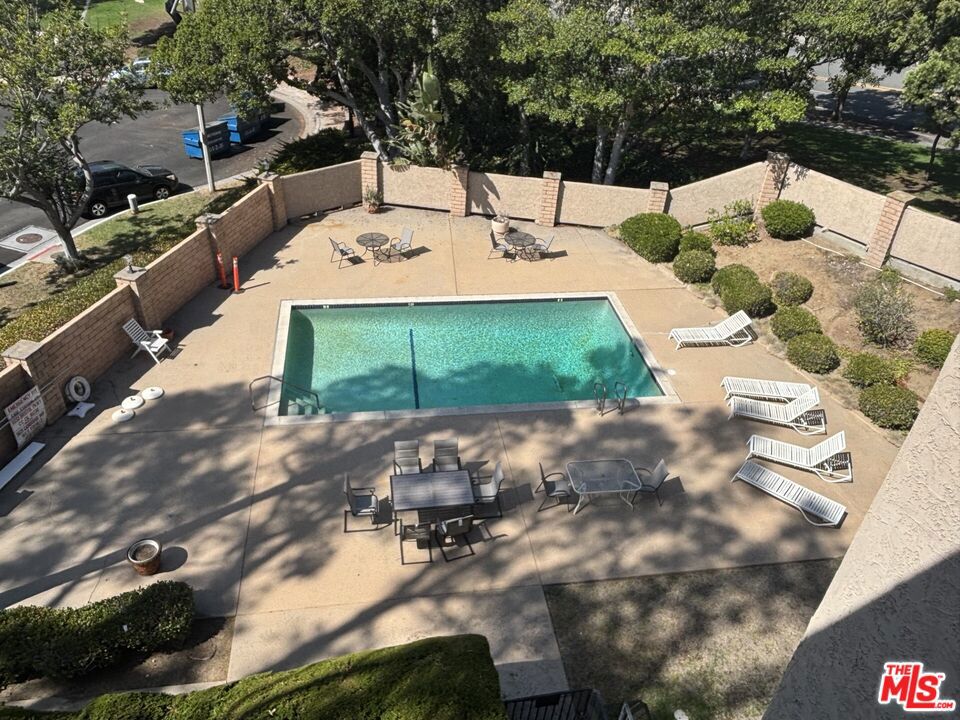 5625 Cambridge Way 301