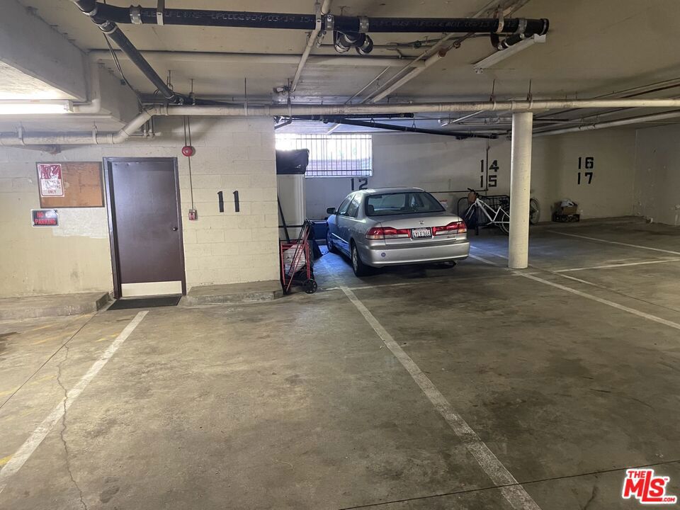 5625 Cambridge Way 301