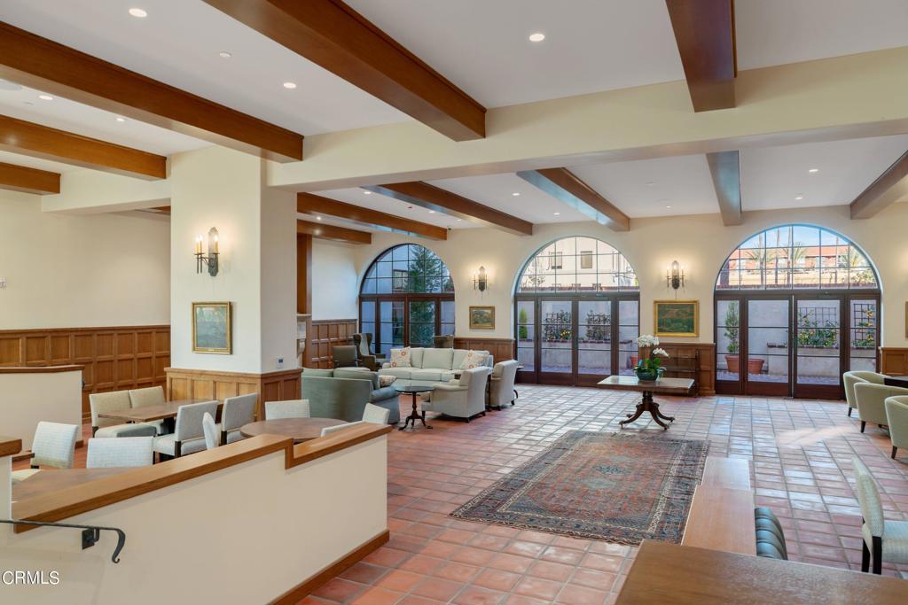 88 N Oakland Avenue 205