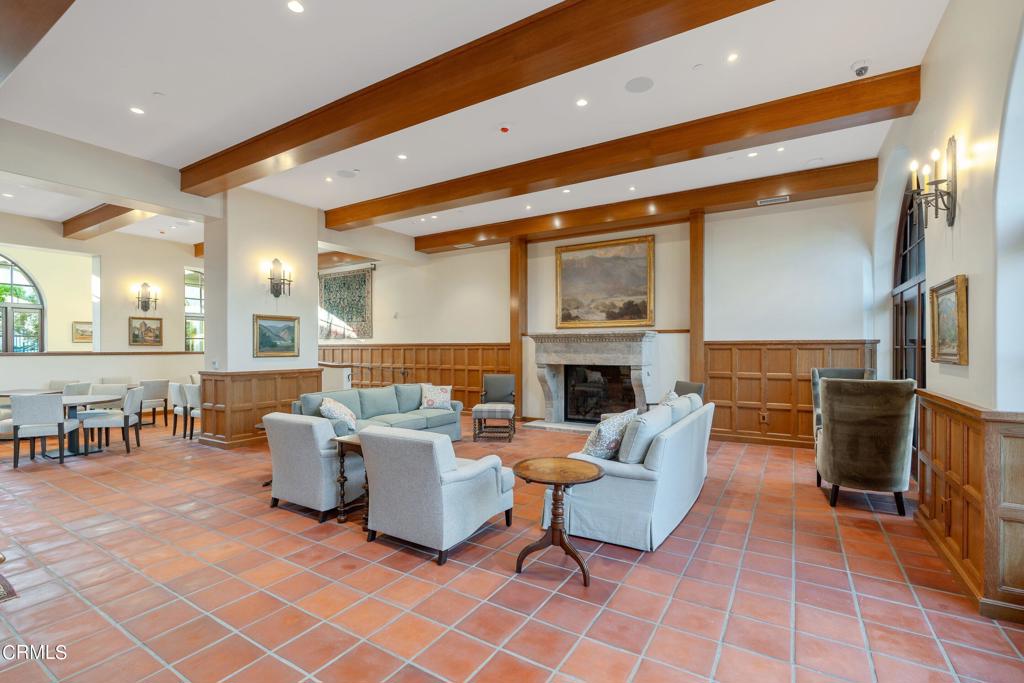 88 N Oakland Avenue 205