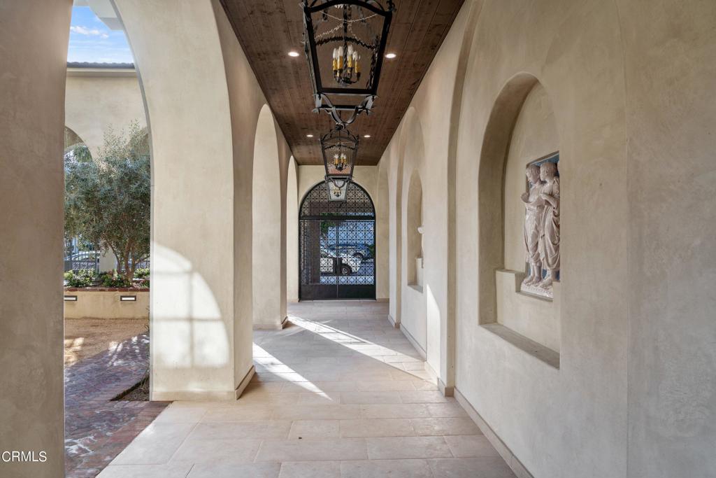 88 N Oakland Avenue 205