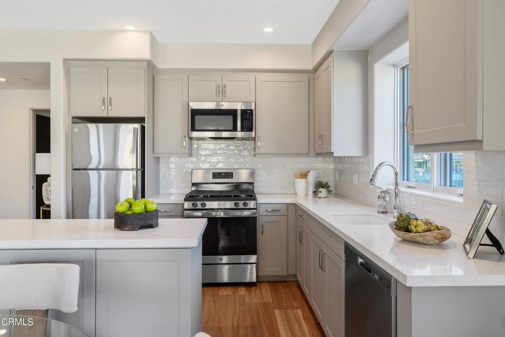 88 N Oakland Avenue 205