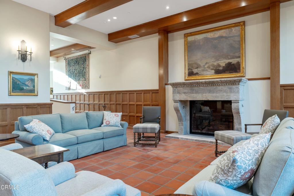 88 N Oakland Avenue 205