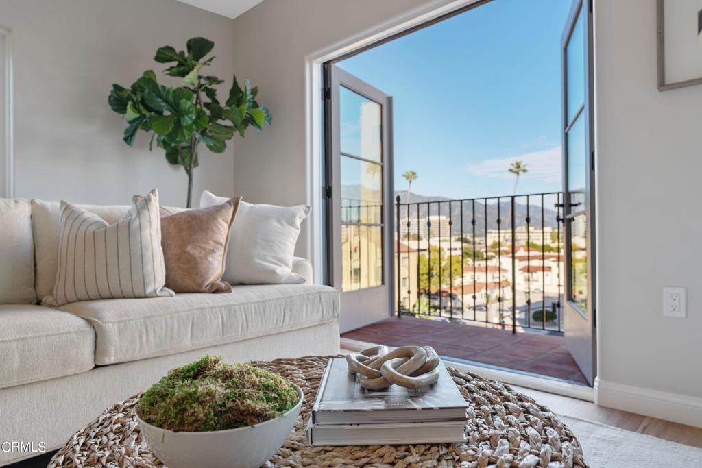 88 N Oakland Avenue 205