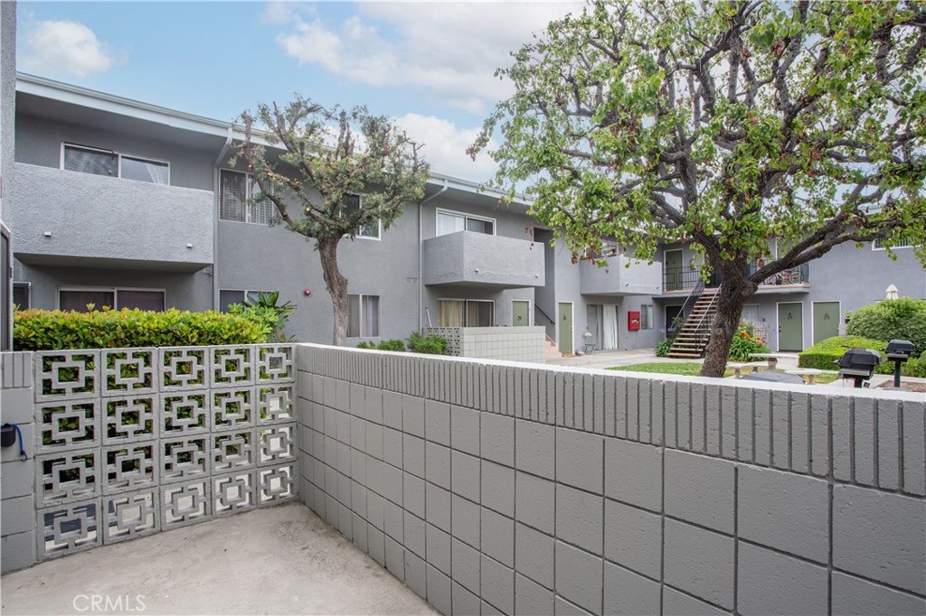 2502 Manhattan Beach Boulevard Unit: 33