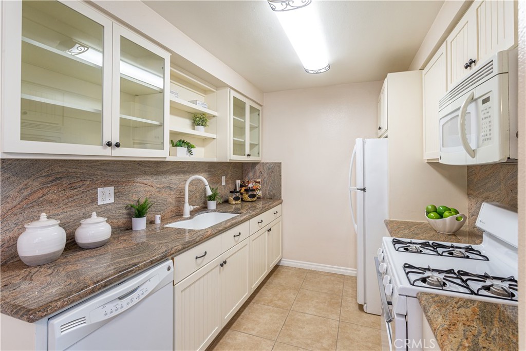 2502 Manhattan Beach Boulevard Unit: 33