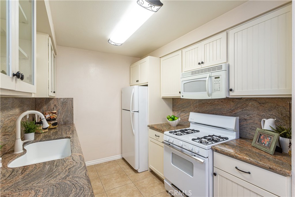 2502 Manhattan Beach Boulevard Unit: 33