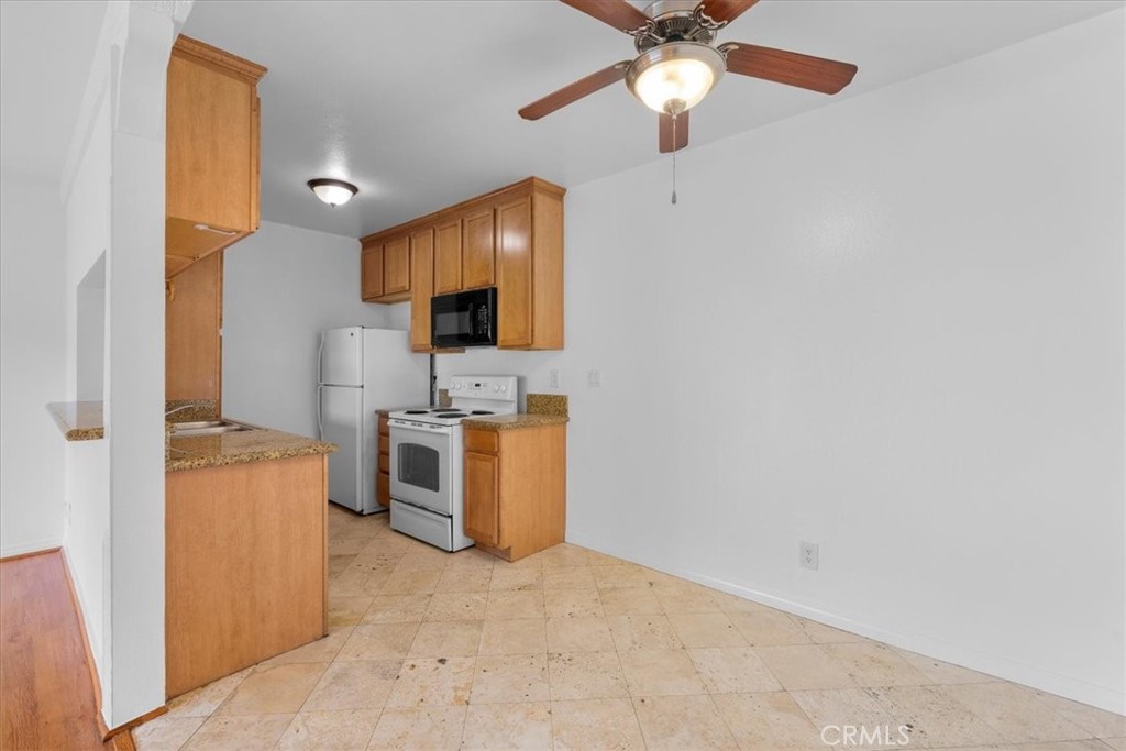 23320 Marigold Avenue Unit: P204