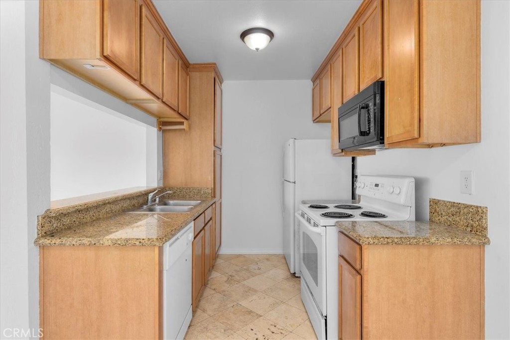 23320 Marigold Avenue Unit: P204