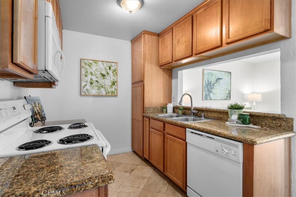 23320 Marigold Avenue Unit: P101