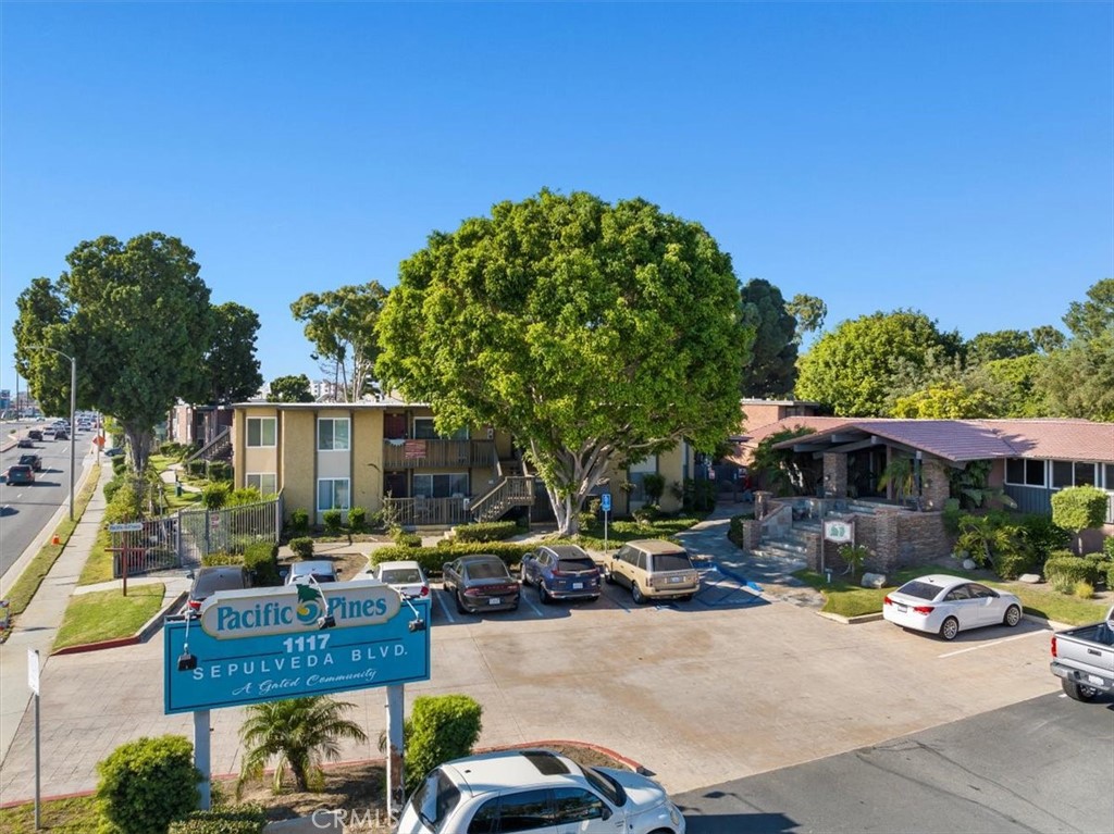 23320 Marigold Avenue Unit: P101