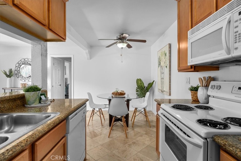 23320 Marigold Avenue Unit: P101