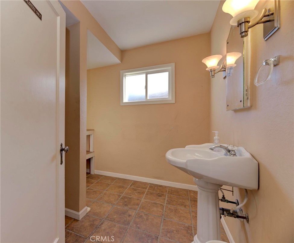 25200 Narbonne Avenue