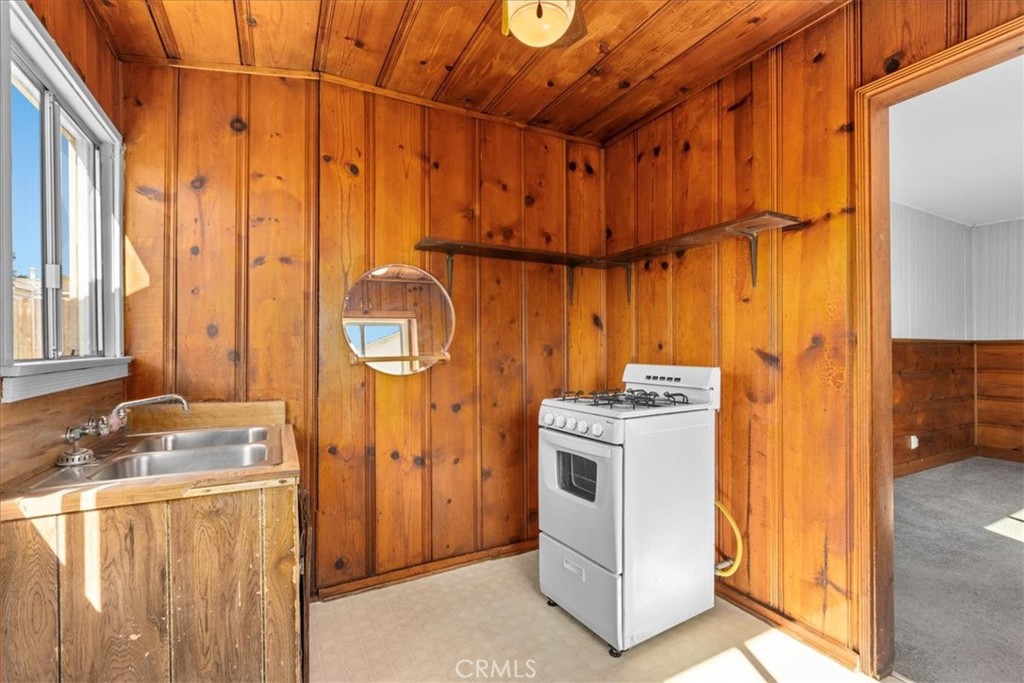 1628 Greenwood Avenue