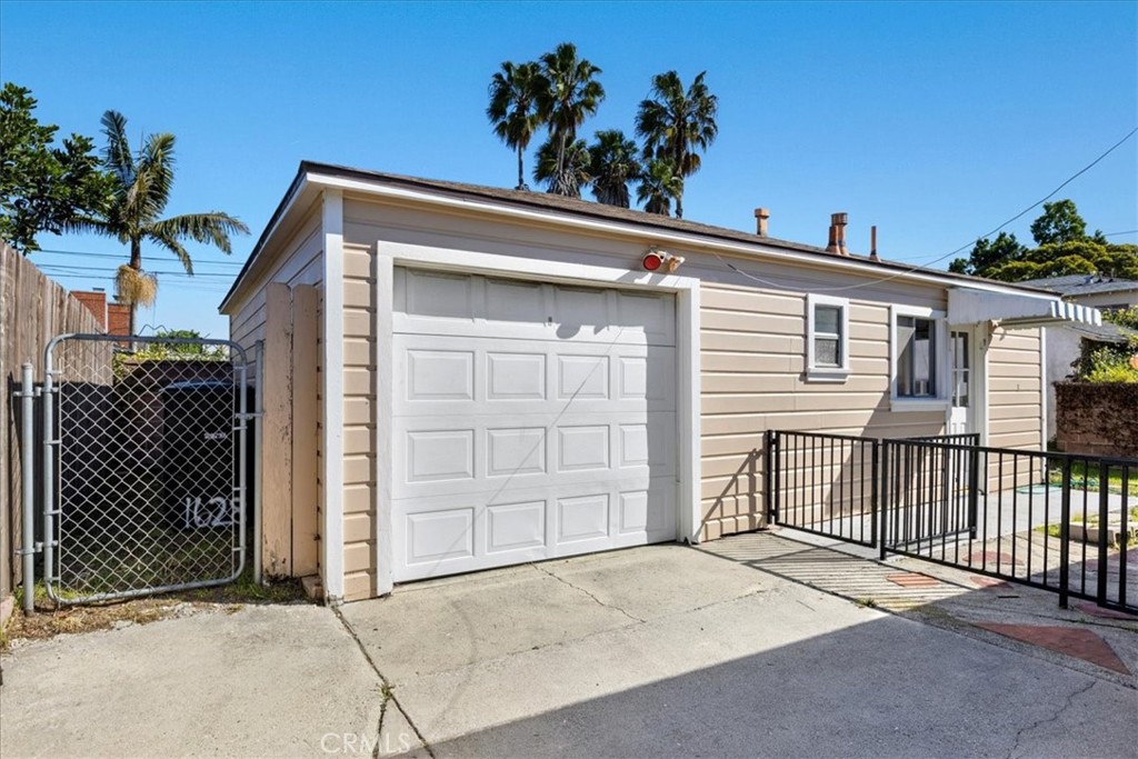 1628 Greenwood Avenue