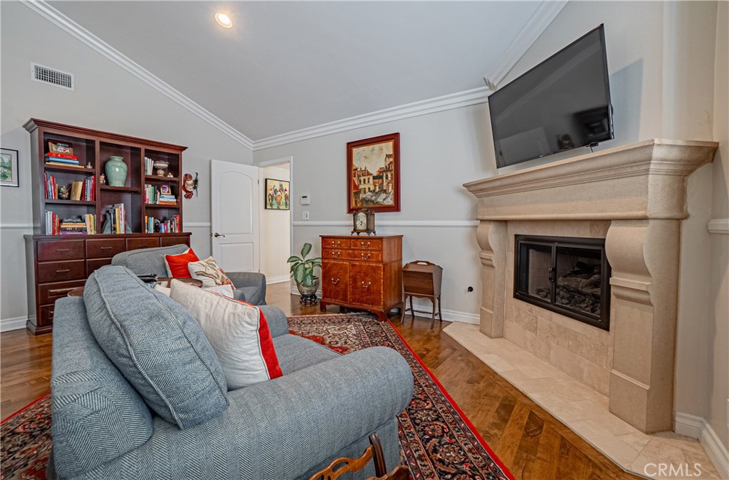 117 S Juanita Avenue A