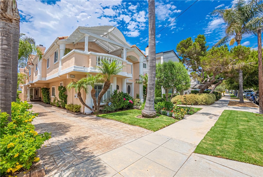 117 S Juanita Avenue A