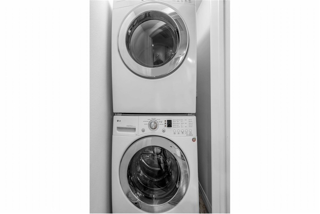 3636 Jasmine Avenue 204