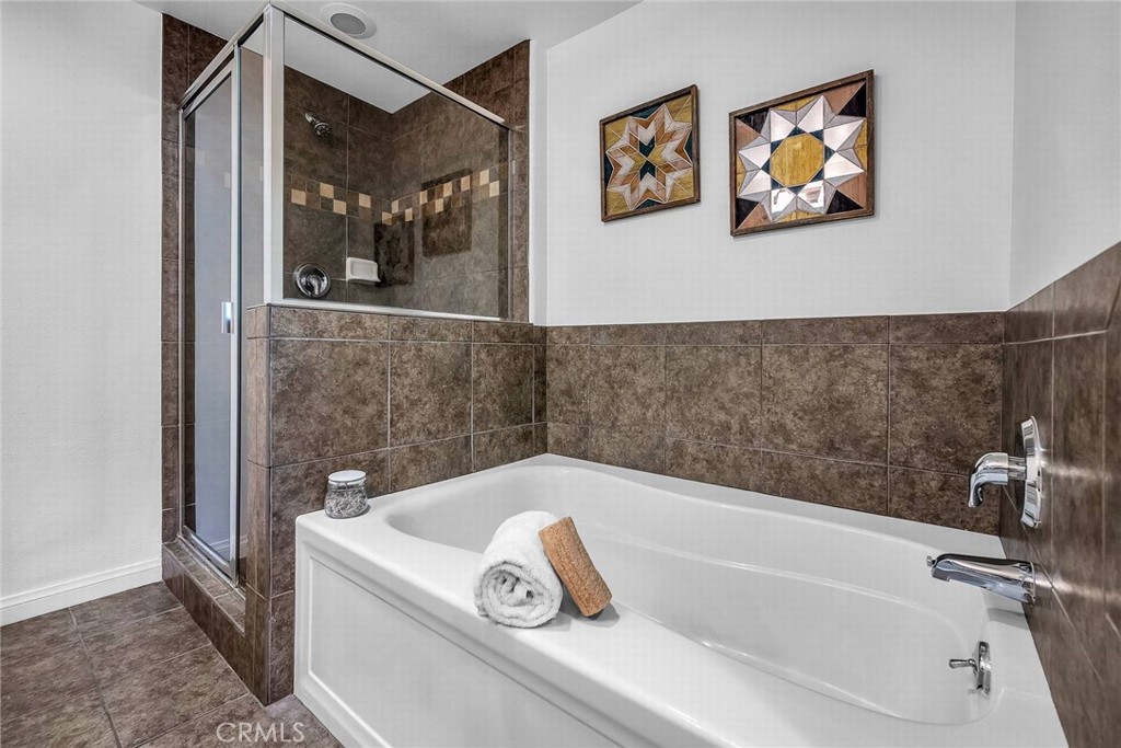 3636 Jasmine Avenue 204