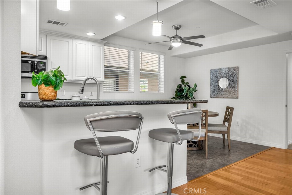3636 Jasmine Avenue 204